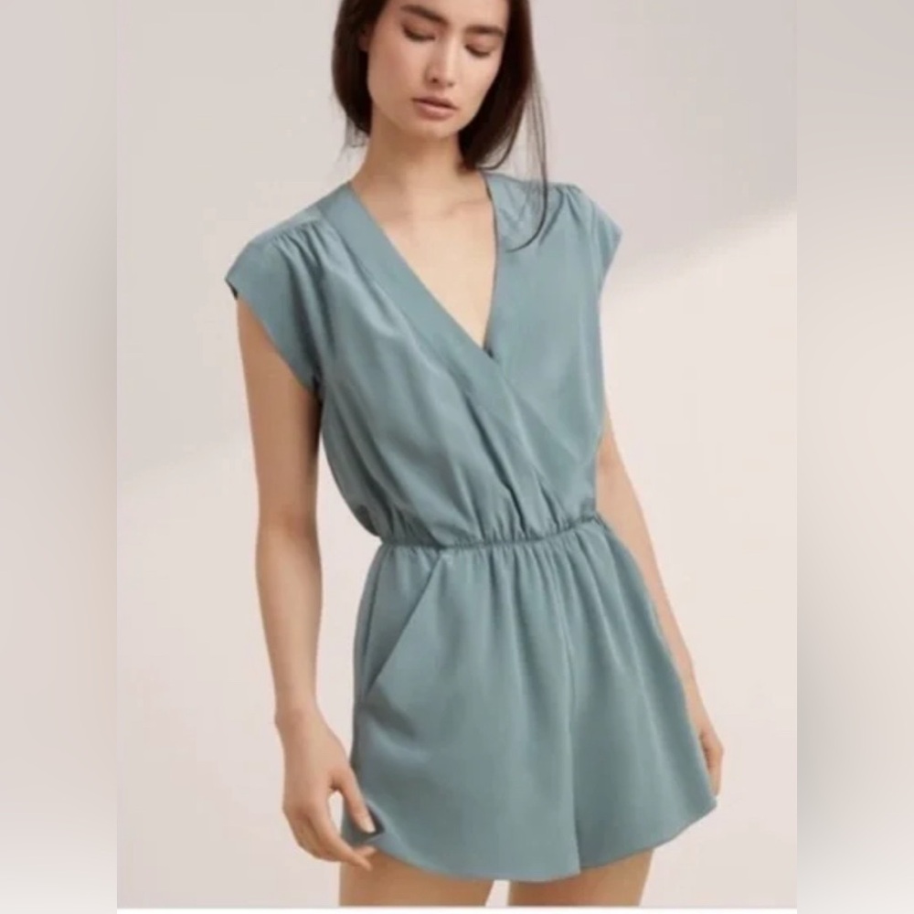 Aritzia Babaton Corbett Silk romper. Size 4